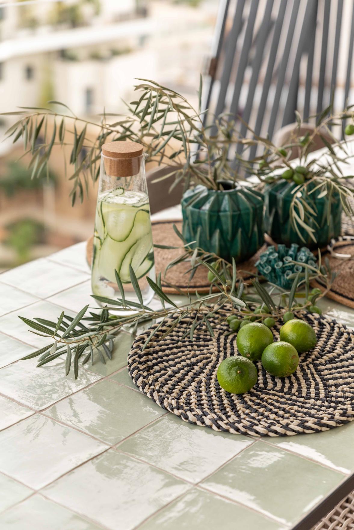 Table setting Allonbay village garden furniture package